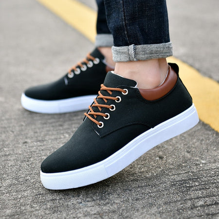Men's Lightweight Canvas Trainers with Contrast Sole