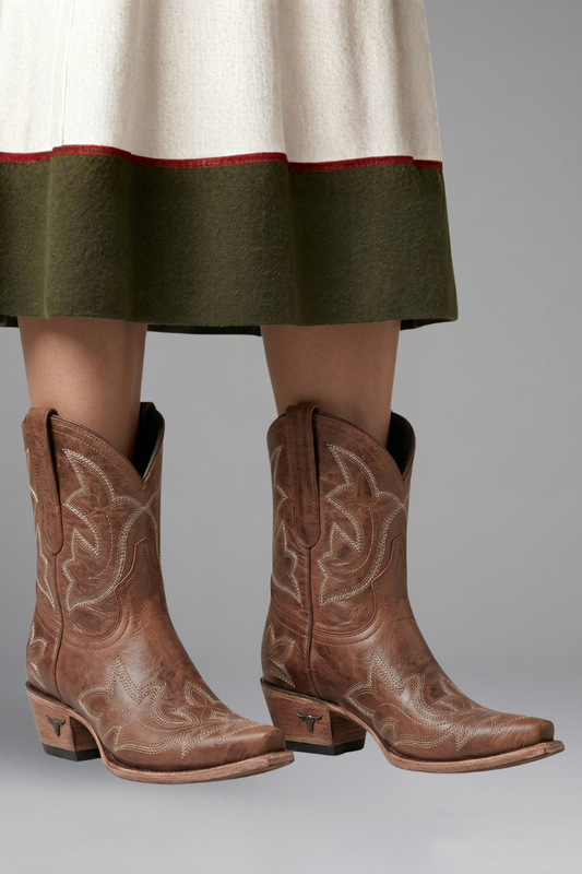 Embroidered Western-Style Boots With Pointed Toe