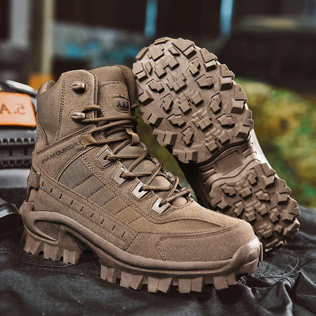 Rugged Lace-Up Tactical Winter Boots